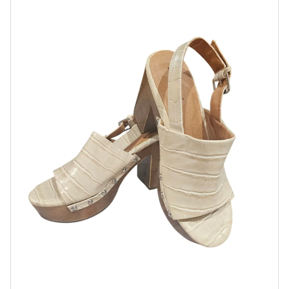 Indigo rd platform sandals size 6 1/2 NWOT